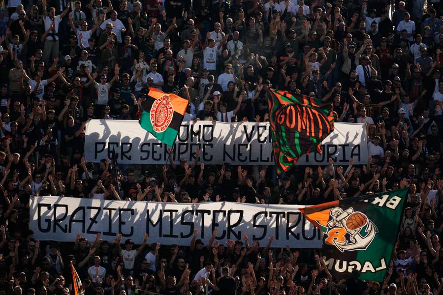 Lo striscione per Stroppa Lo striscione per Stroppa