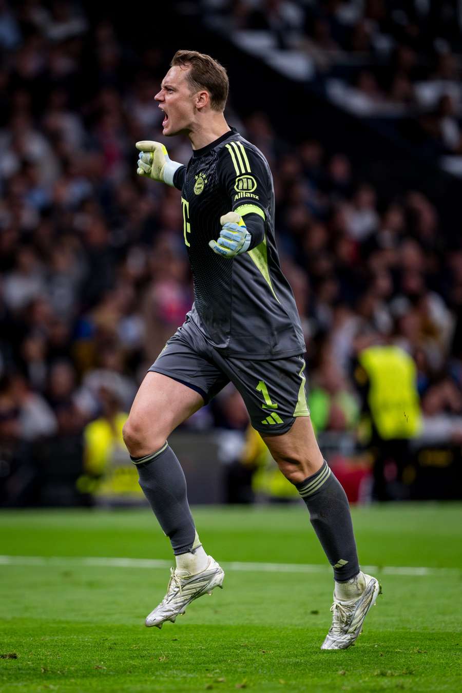 Neuer teve grande atuação em Real Madrid 1x2 Bayern de Munique