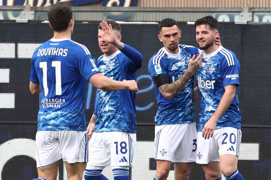 Como rozstřílelo Pisu 5:0. Como rozstřílelo Pisu 5:0.