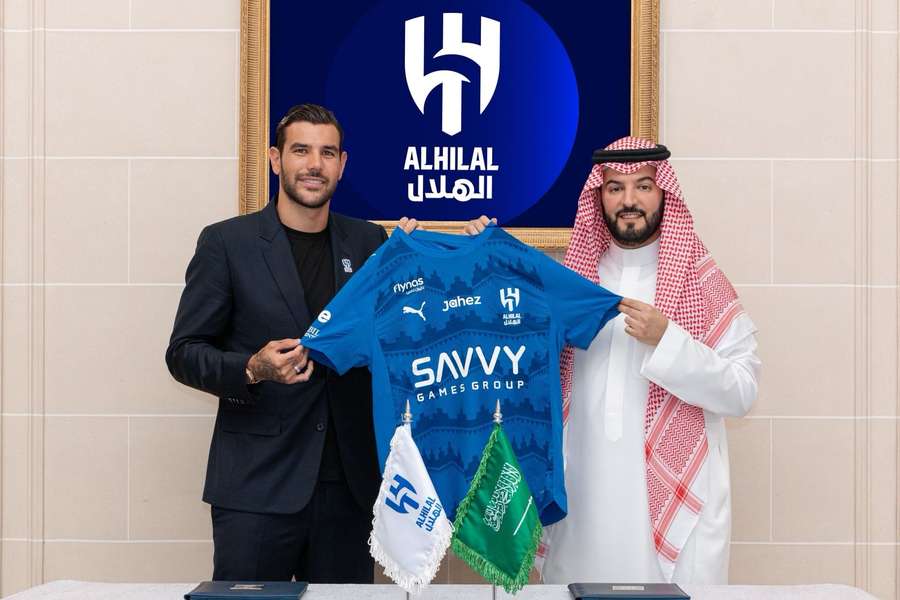 Theo Hernandez apresentado pelo Al Hilal