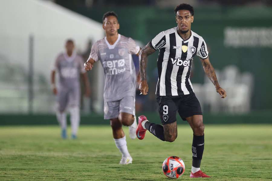 Rwan Cruz estreou pelo Botafogo no empate com o Boavista