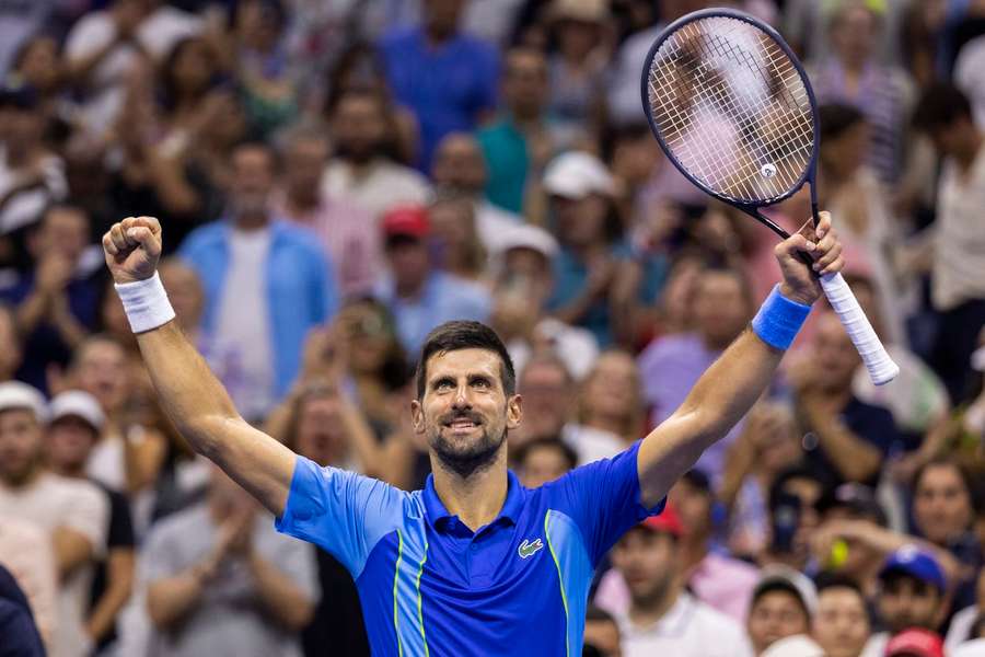 Novak Djokovic celebra passagem à próxima fase do US Open