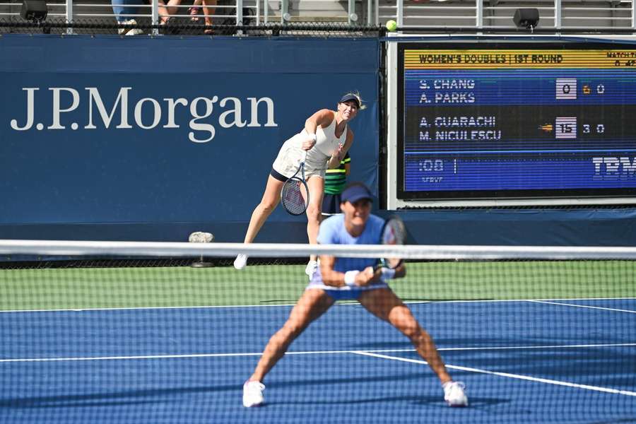 Monica Niculescu și Alexa Guarachi