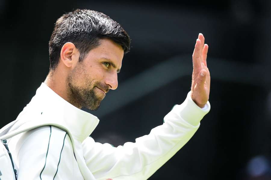 Novak Djokovic greift ins Geschehen in London ein.