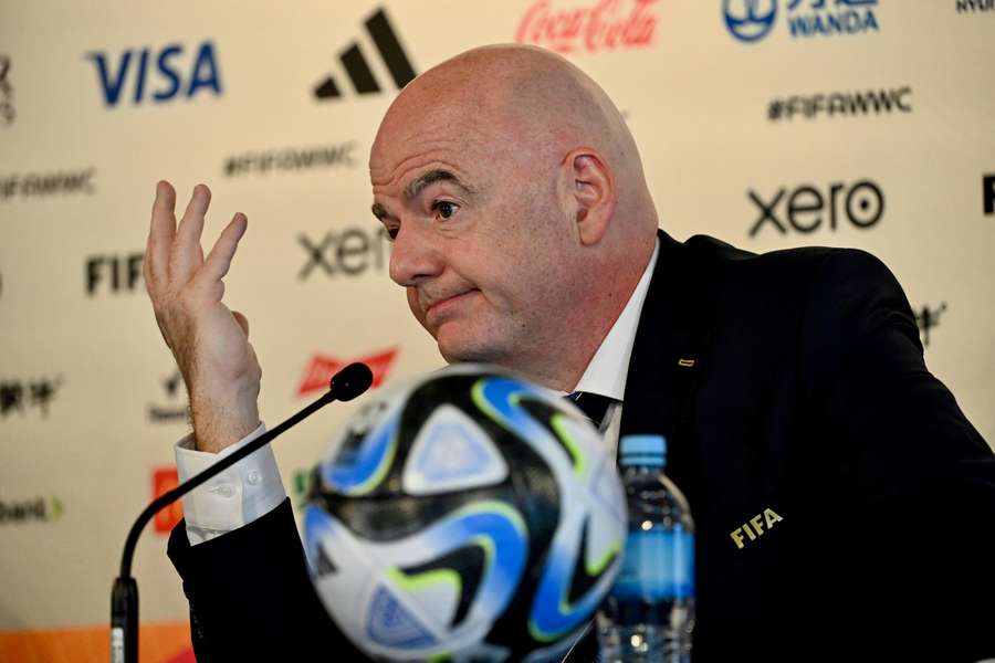 Laut FIFA-Präsident Gianni Infantino kann der Fußball-Weltverband die Weiterleitung der WM-Prämien an die Spielerinnen nicht garantieren.