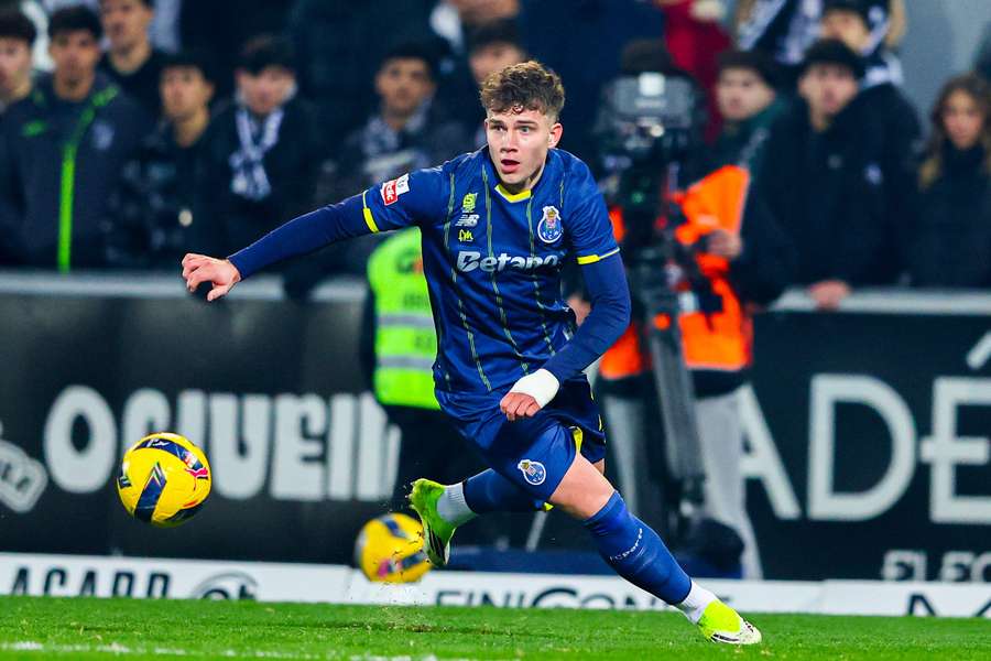 Co za wejście! Pietuszewski wywalczył zwycięski rzut karny podczas debiutu w Porto