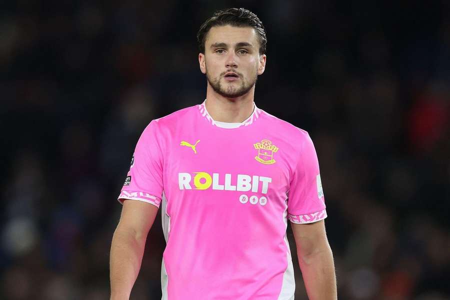 Harwood-Bellis, defesa do Southampton