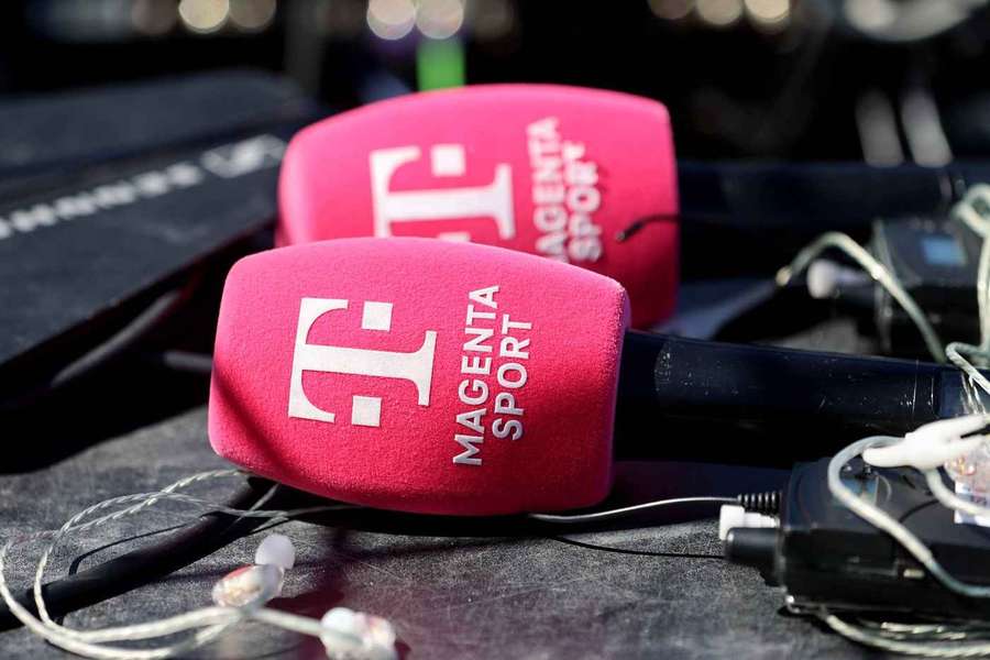 Die Telekom hat sich die Live-Rechte an der Fußball-WM 2026 gesichert. Die Telekom hat sich die Live-Rechte an der Fußball-WM 2026 gesichert.