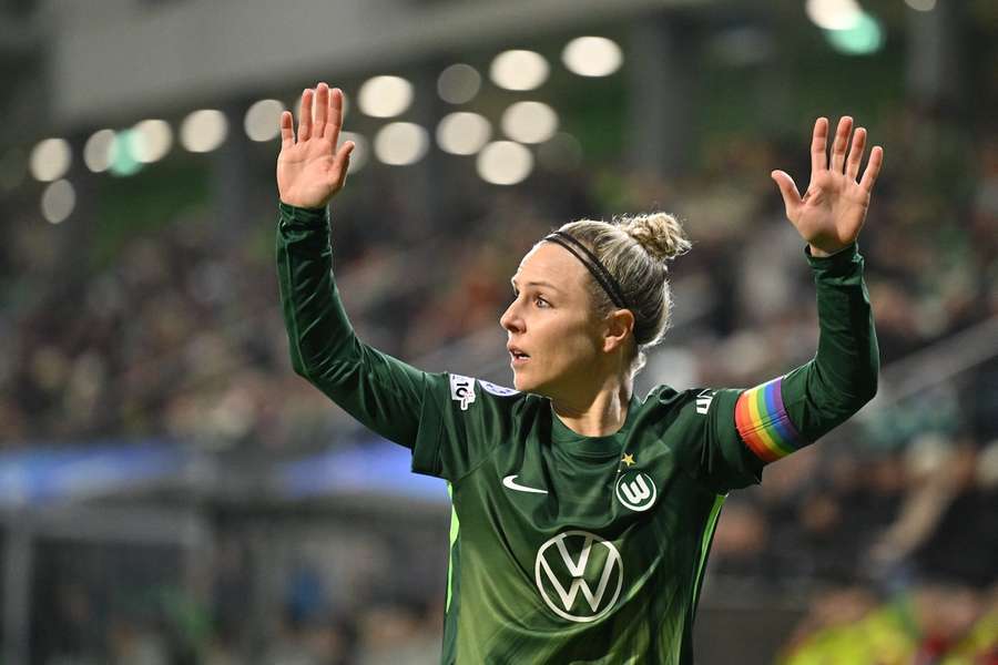 Svenja Huth bleibt den Wölfinnen über 2026 hinaus erhalten.
