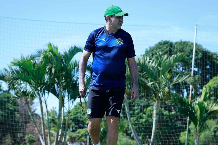 Goiás de Fábio Carille briga pelo acesso