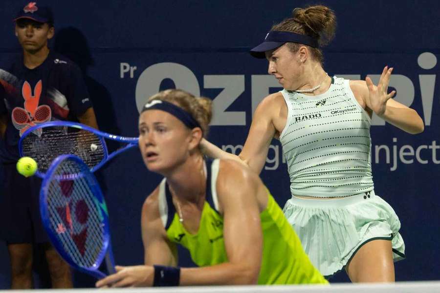 Linda Nosková a Marie Bouzková jsou v Cincinnati v semifinále.