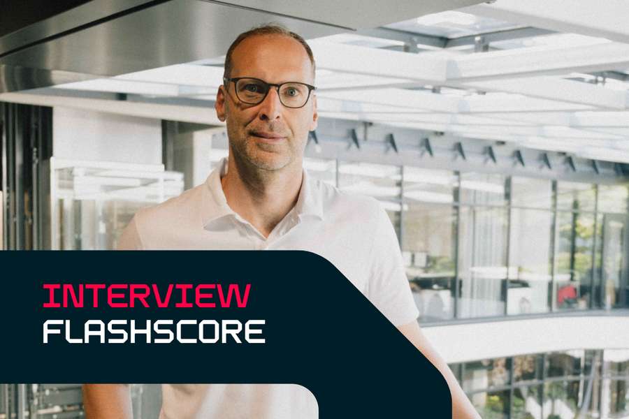Petr Čech en visite dans les bureaux de Flashscore à Prague Petr Čech en visite dans les bureaux de Flashscore à Prague