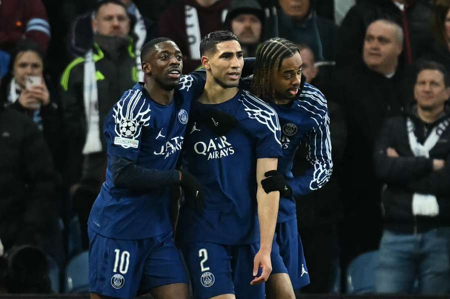 PSG abriu 2 a 0 no primeiro tempo contra o Aston Villa PSG abriu 2 a 0 no primeiro tempo contra o Aston Villa