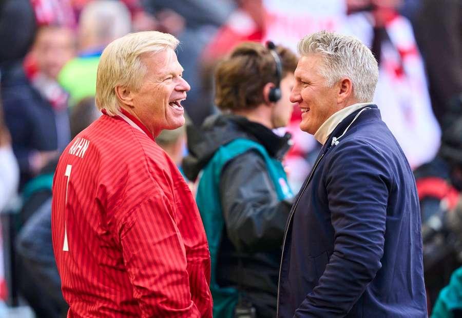 Oliver Kahn (l.) und Bastian Schweinsteiger (r.)
