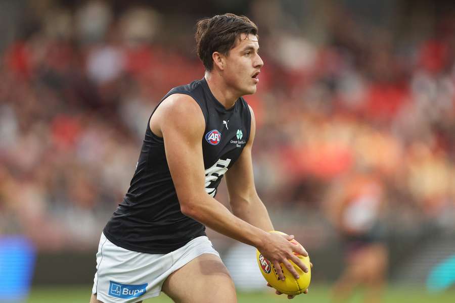 Wade Derksen controlling the ball against GWS Giants in Round 15. Wade Derksen controlling the ball against GWS Giants in Round 15.