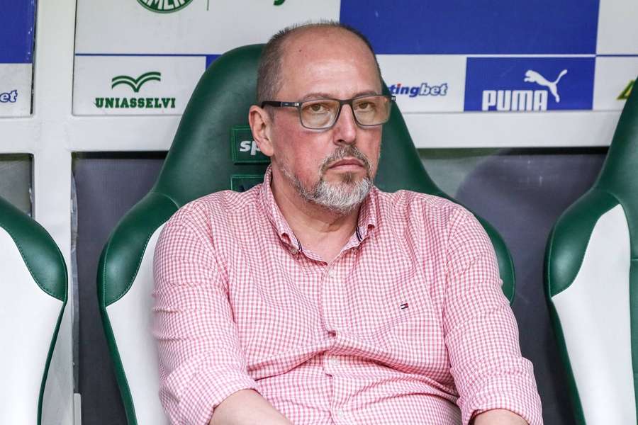 Alessandro Barcellos, presidente do Inter, tenta resolver pendência financeira Alessandro Barcellos, presidente do Inter, tenta resolver pendência financeira