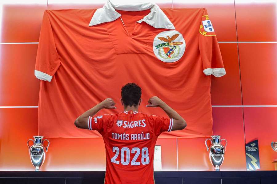 Tomás Araújo tem contrato com o Benfica até 2028