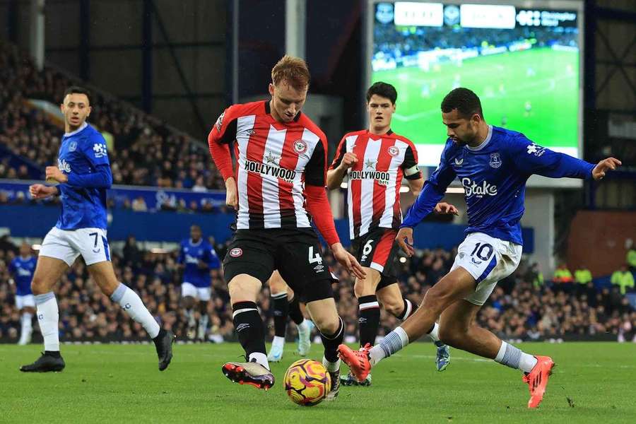 Everton held to no-goal draw against 10-man Brentford at Goodison