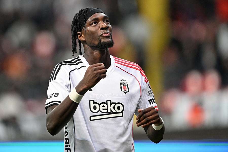 Abraham by se mohl vrátit do Anglie. Abraham by se mohl vrátit do Anglie.