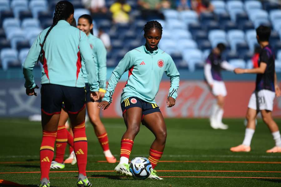 Linda Caicedo tijdens de warming-up voorafgaand aan de wedstrijd tegen Zuid-Korea op 25 juli