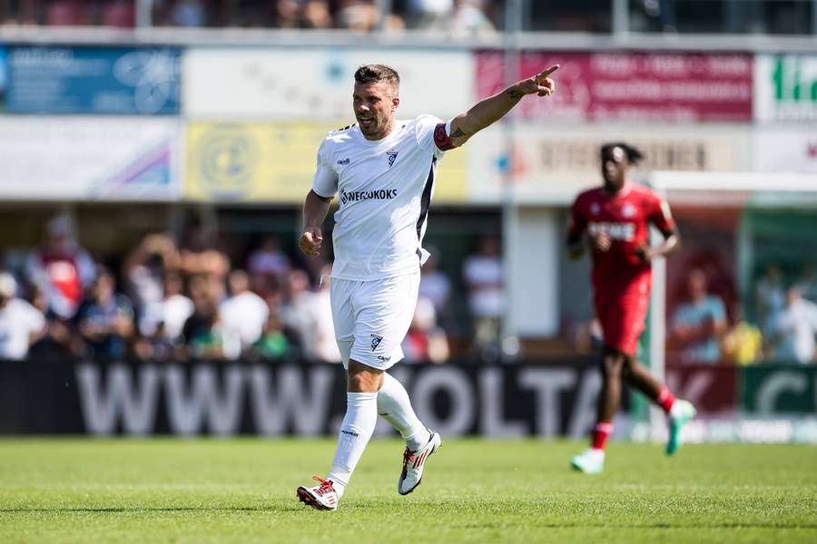 Testspiele heute: Köln gewinnt Wiedersehen mit Podolski