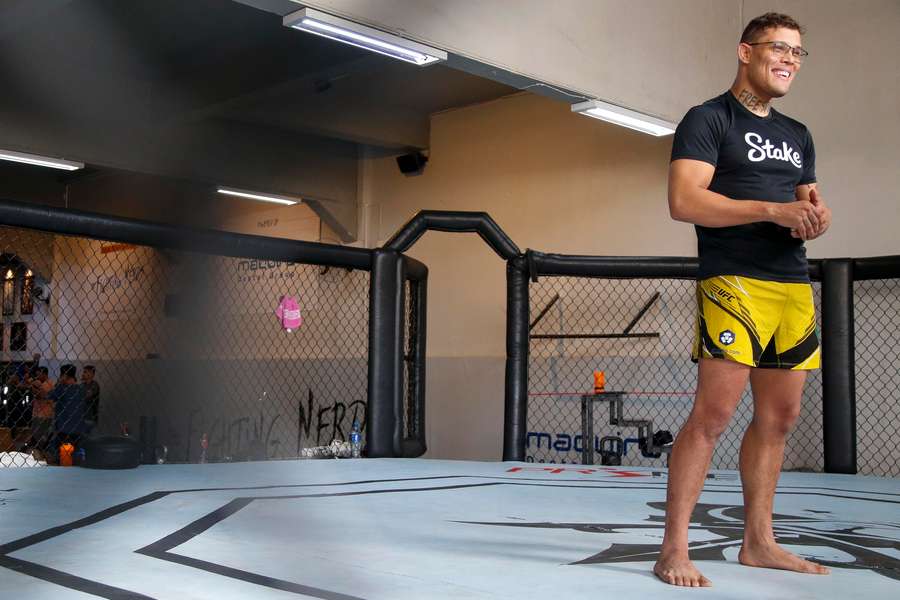 Caio Borralho treina em uma academia no centro de São Paulo