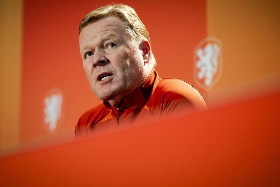 Ronald Koeman tijdens een persconferentie van het Nederlands elftal op de KNVB Campus op 9 oktober 2023