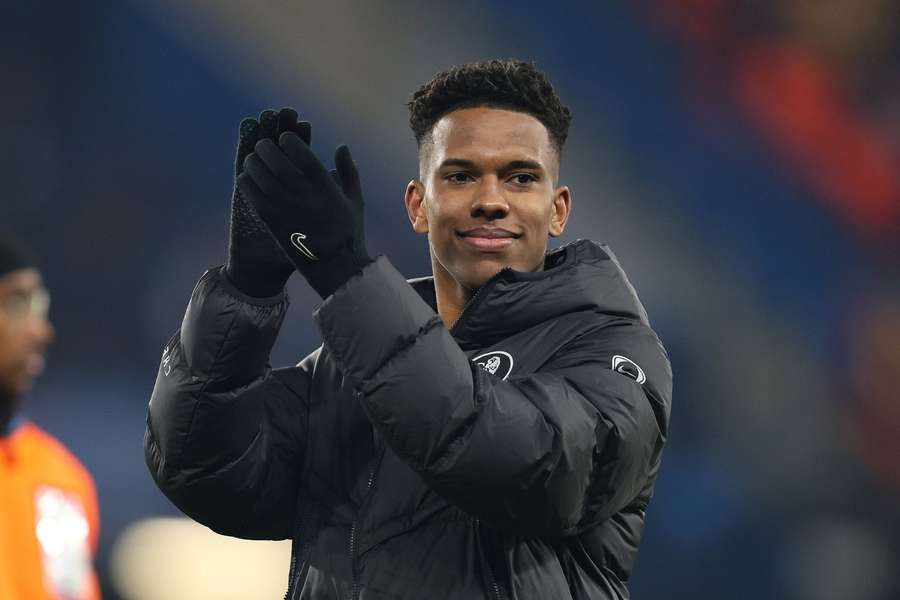 Estêvão ha brillato con un gran gol contro il Barcellona in Champions