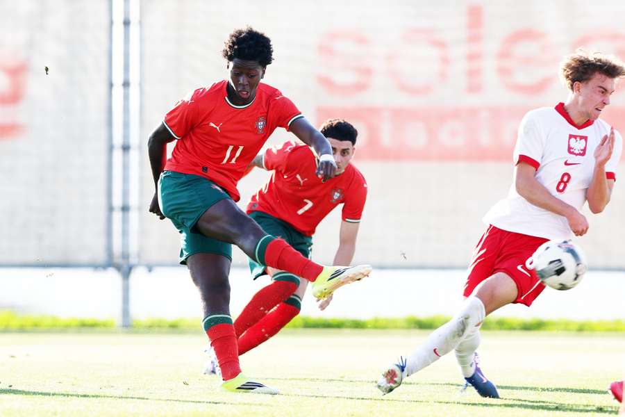 Anísio Cabral ao serviço da seleção sub-19 Anísio Cabral ao serviço da seleção sub-19