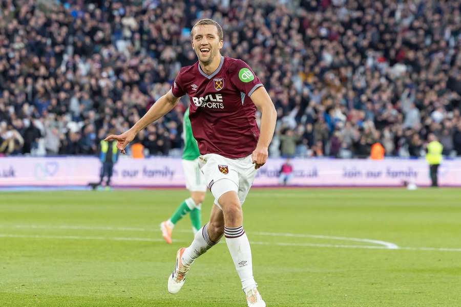 Souček už v záloze West Hamu nemá místo, píší fanoušci. I tak pro něj našli překvapivou roli Souček už v záloze West Hamu nemá místo, píší fanoušci. I tak pro něj našli překvapivou roli