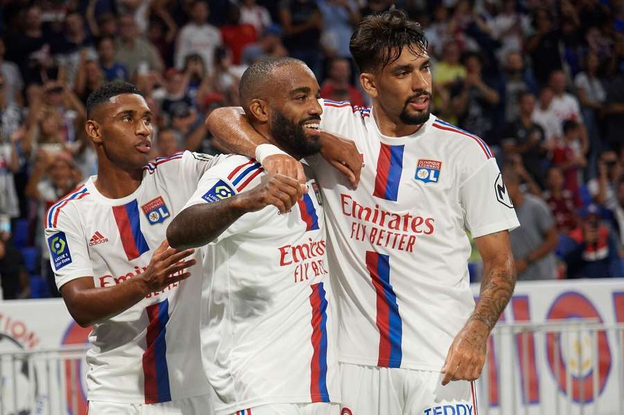 Navrátilec Lacazette řídil povedený vstup Lyonu do Ligue 1, nováček vzdoroval marně