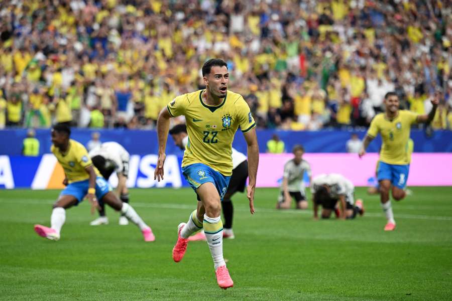 Martinelli bejubelt das späte 2:1 für Brasilien