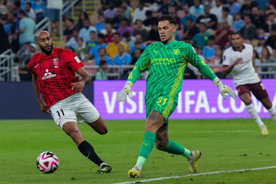 Ederson não sofreu gols na partida contra o Urawa