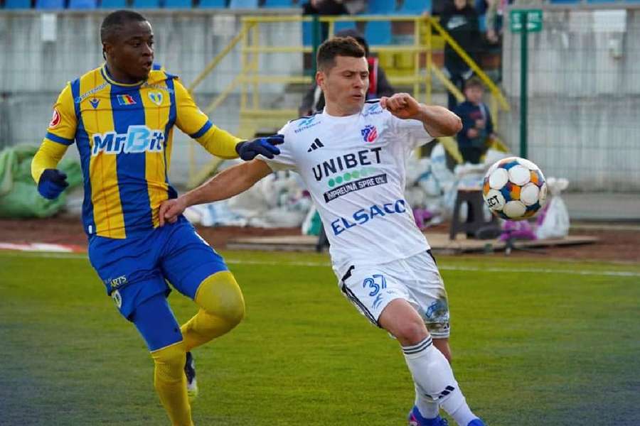Duel din FC Botoșani - Petrolul