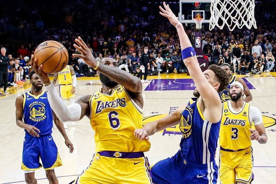 Lakers, calificată în finala Conferinței de Vest