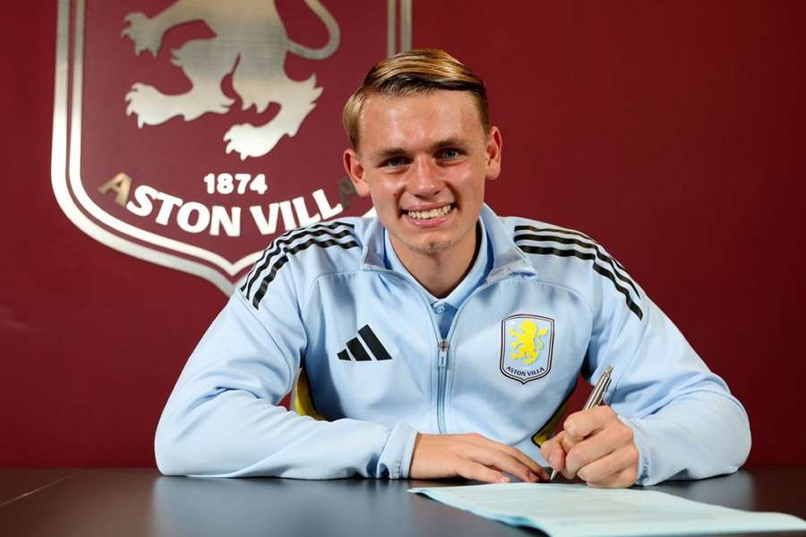 Bloomfield pens Villa pro contract