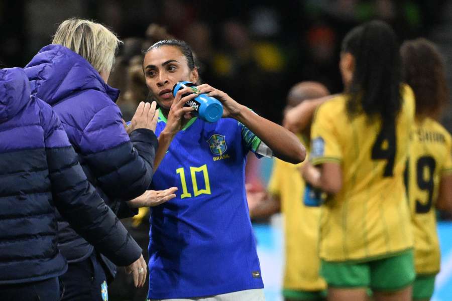 Marta, máxima goleadora histórica de los Mundiales, se va con sabor amargo