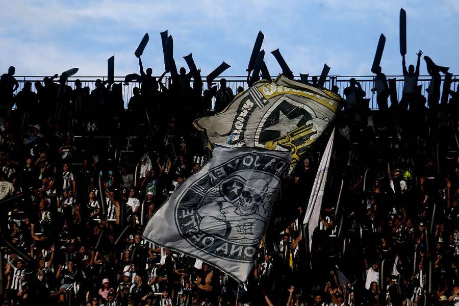 Torcida do Botafogo está em lua de mel com a equipe