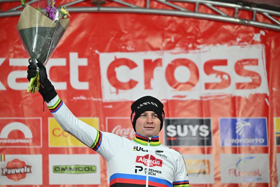 Mathieu van der Poel dominou o Exact cross de Mol