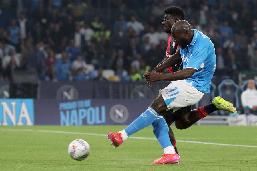 Romelu Lukaku scores his team's second goal against Cagliari