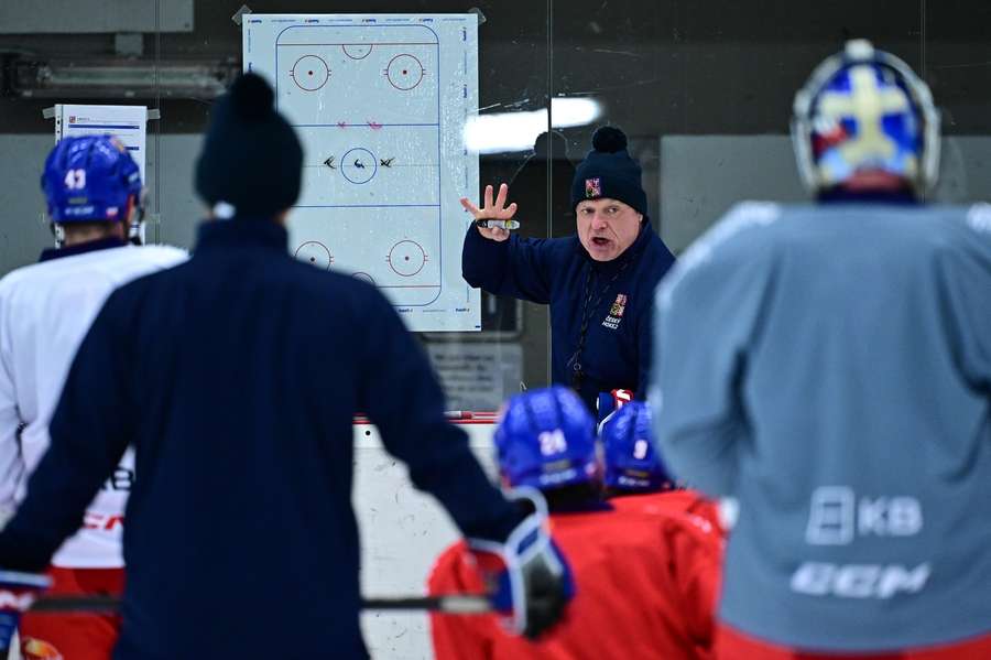 Kouč Radim Rulík na prvním tréninku přípravy na MS.