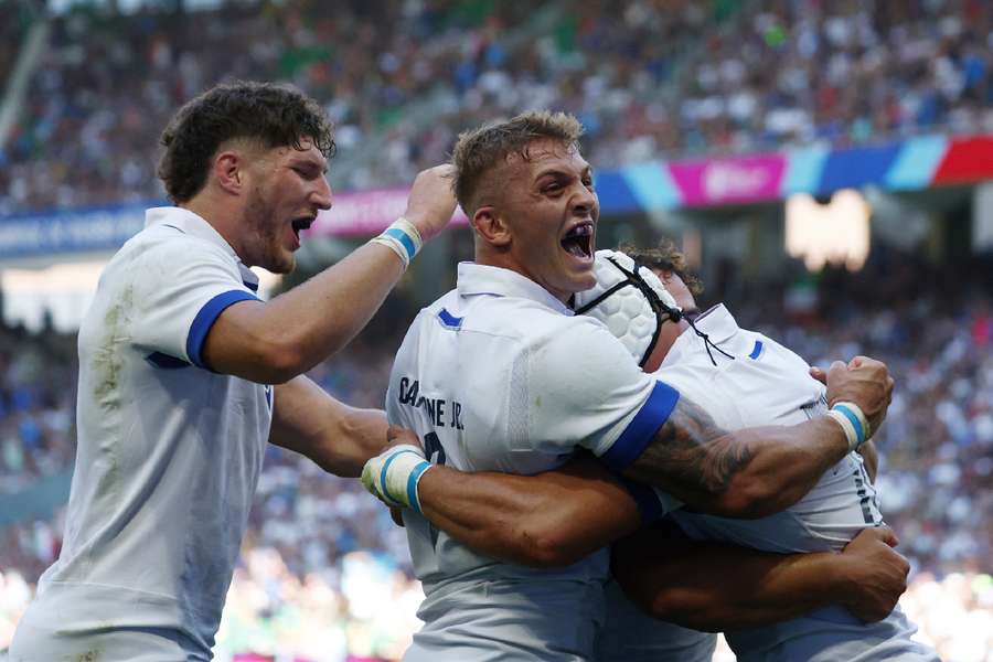 Italy celebrate try against Nambia 