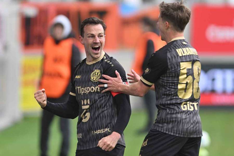 Vladimír Darida (vlevo) se proti Dukle zapsal mezi střelce hned dvakrát.
