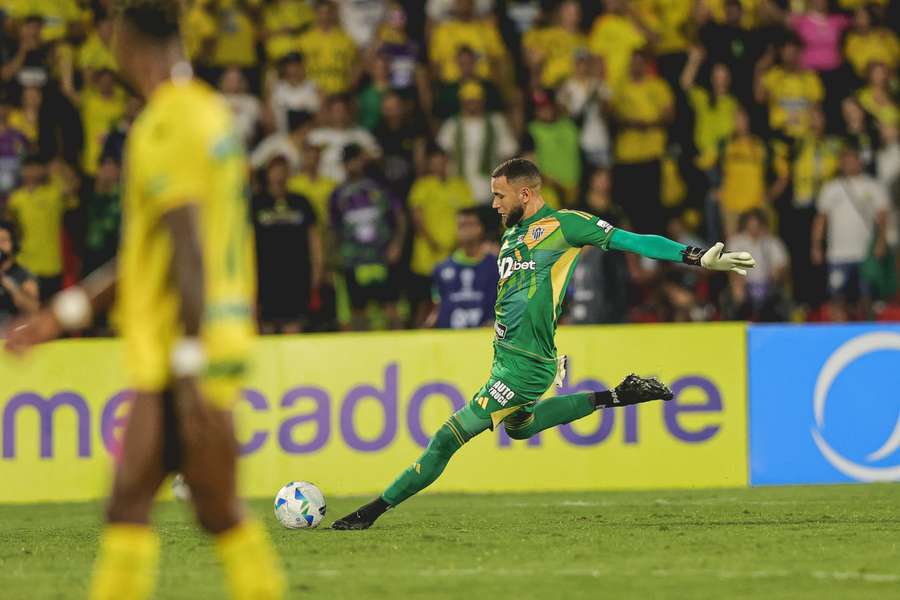 Everson foi um dos destaques do Galo no confronto