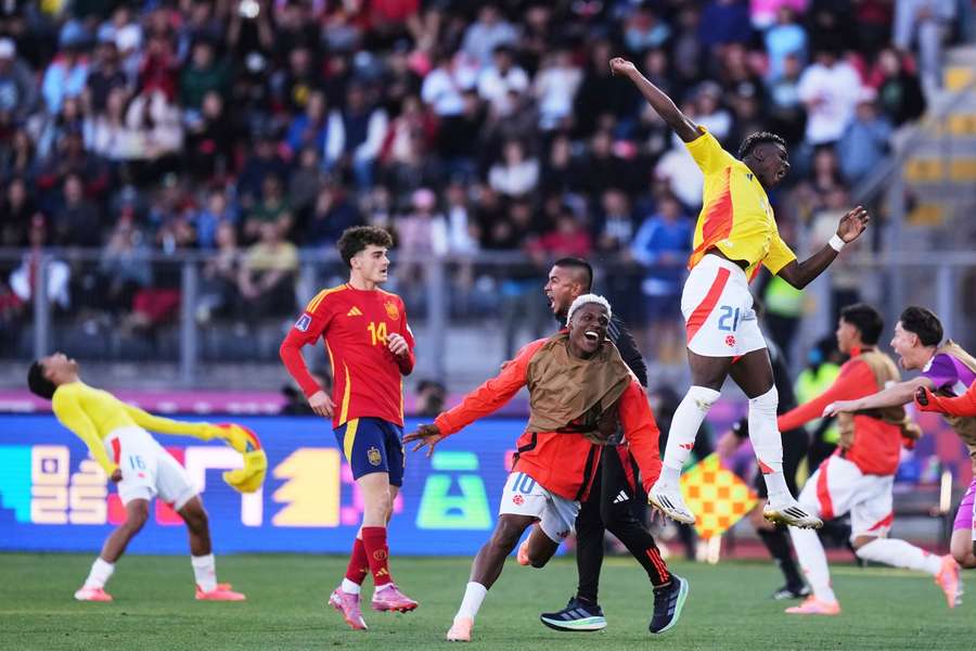 Néiser Villarreal festeja o golo da Colômbia