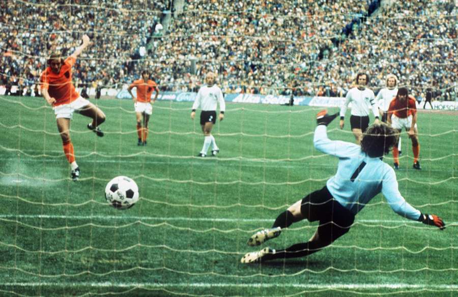 Johan Neeskens ha segnato il primo gol nella finale della Coppa del Mondo del 1974 contro la Germania Ovest (1-2).