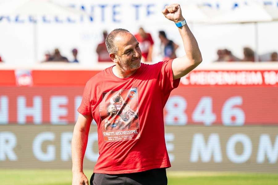 Frank Schmidt se tornou o técnico mais longevo do futebol alemão