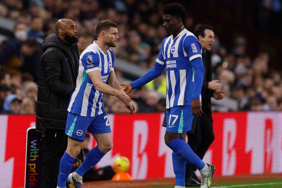 Brighton boss Hurzeler defends hooking Man Utd target Baleba Brighton boss Hurzeler defends hooking Man Utd target Baleba
