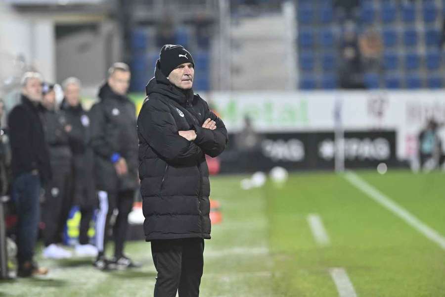 Skuhravého káder sa nepresadil. Skuhravého káder sa nepresadil.