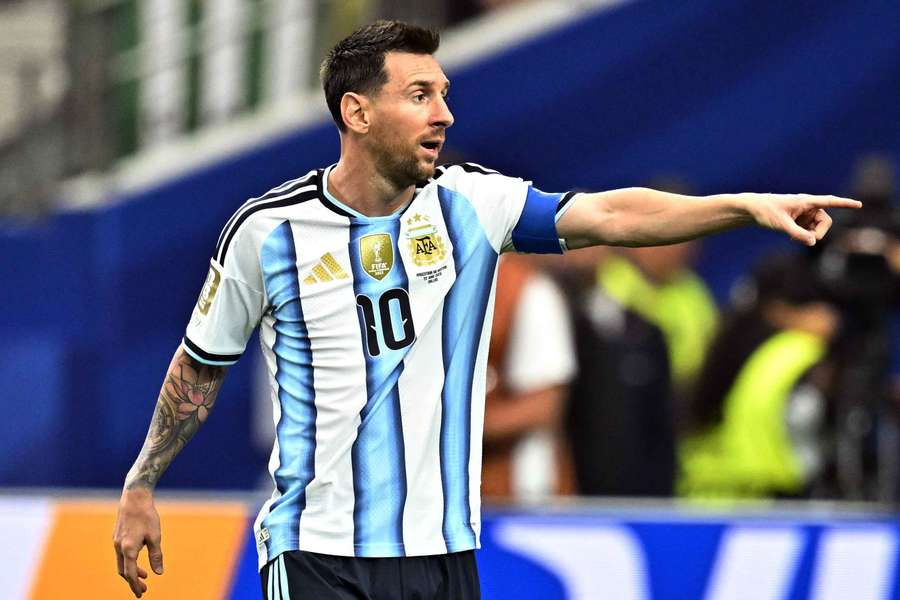 Lionel Messi é o dono dos cinco gols marcados pela Argentina até agora na Copa Lionel Messi é o dono dos cinco gols marcados pela Argentina até agora na Copa